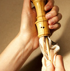 Oiling the the foot joint of a recorder