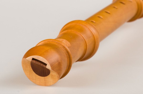 Denner Sopran c'',Birnbaum, barocke Griffweise mit Doppelloch (B-Ware)