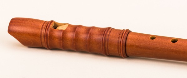 Kynseker Sopran c'', Ahorn dunkel gebeizt, barocke Griffweise mit Einzelloch (B-Ware)