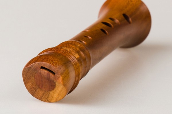 Kynseker Garklein-Flötlein c''', Pflaume, barocke Griffweise mit Einzelloch (B-Ware)