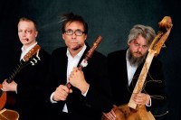 Konzertkarte WILDES HOLZ mit dem Programm »Grobe Schnitzer«